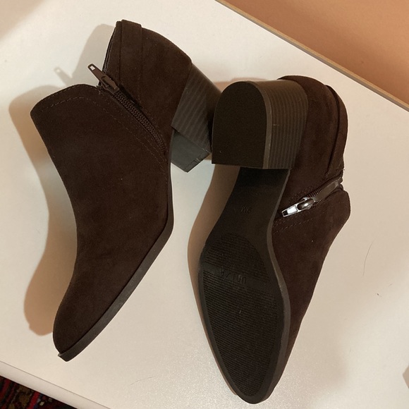 New Unisa brown suede boot shoes-never worn! - Picture 2 of 2